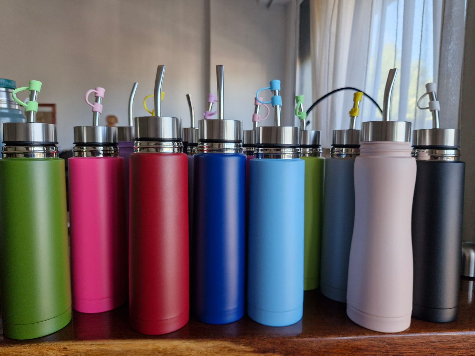 Detalle de la calidad y terminación de un termo Matema